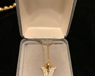 14 k necklace with pendant