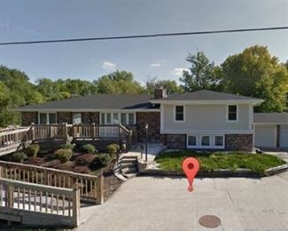 This Gorgeous 4 bedroom 5 bath 4,500 sq foot home is for sale.
Please call Brett Wren for any listing info 816 616 2586
