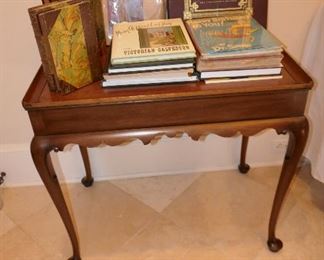 Fine Vintage Table (pull out writing desk)
