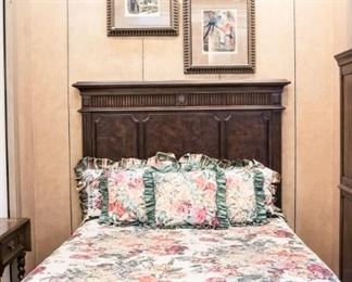 Gorgeous queen bed!