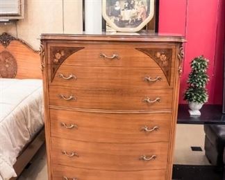 This Northern Furniture Company antique bedroom suit is so pretty! Very well taken care of.