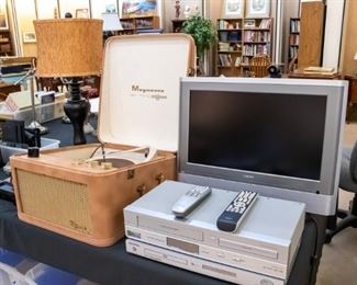 Vintage tube Magnavox Record Player