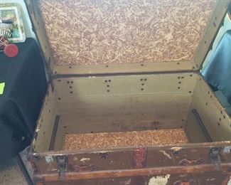 Vintage US Marine Corps Trunk. 