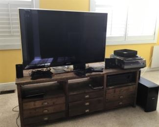 Console / cabinet and TV Samsung 50” 