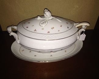 Tureen and underplate