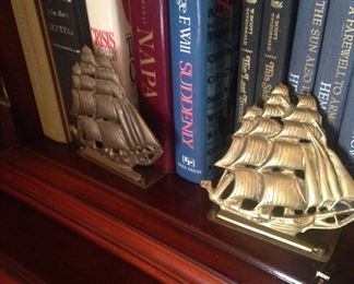 Sailing boat bookends
