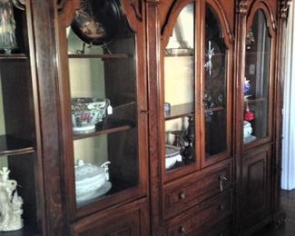 Impressive china cabinet/display cabinet