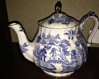 Blue & white Asian style teapot  