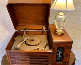 Vintage Philco radio/phonograph. Model 48-1256. Crystal lamp by Waterford.