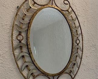 Decorative mirror.