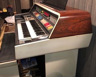 Vintage 1970's Thomas 2001 Organ - working