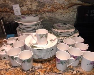 Mikasa "Tropical Garden" dinnerware, service for 12 