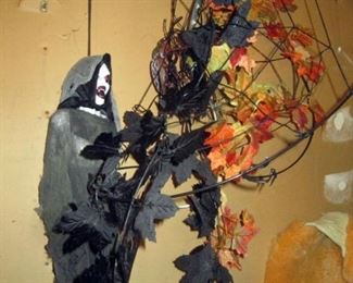 Garage: Halloween Stuff