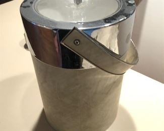 Ice bucket 