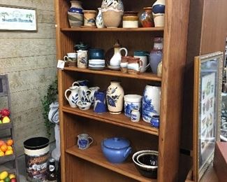 shelf and pottery 