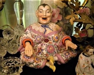 AMUSING GOSSIPER FAR EASH NODDER