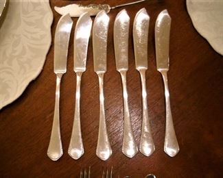 STERLING ENGLISH BUTTER KNIVES