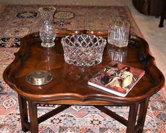 SQUARE COFFEE TABLE WITHPIE CRUST EDGE