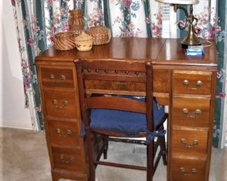 STRADIVARO SEWING MACHINE CABINET WITH NEECHI NORA MACHINE