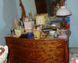 Matching Dresser w/Mirror..also gorgeous!