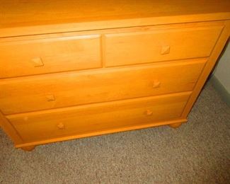 Ethan Allen Chest of Drawers 