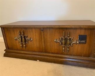 1972 Lane cedar chest