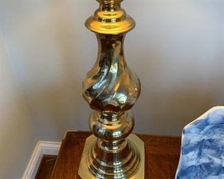 Pair of brass lamps, several pairs of lamps, floor lamps, table lamps