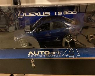 Lexus model in box