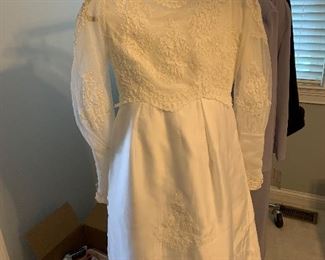 1970 wedding dress with train