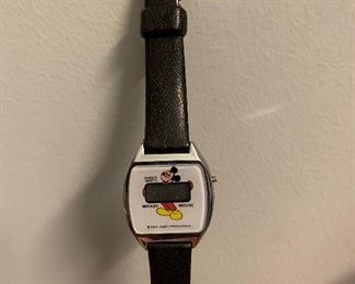Mickey Mouse Quartz Berekley watch