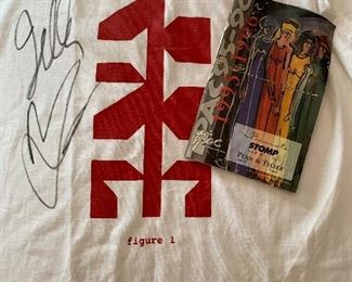 Penn and Teller signed tee shirt