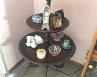Antique pie crust table