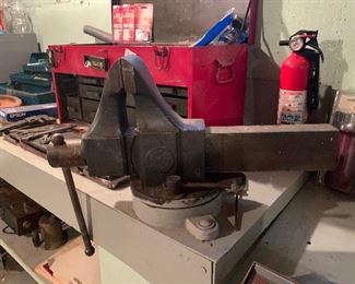 Morgan vise co swivel base vise