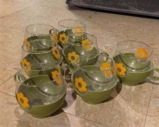 Pyrex Roly-poly sunflower cups