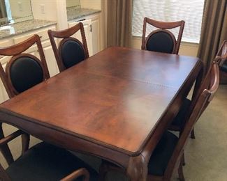 Wonderful - great looking Mid Century Modern / Modern design dining room table and six chairs. 