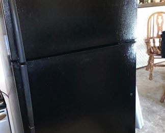 Maytag fridge 20.7 cubic feet