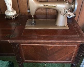 Old Seeing machine in Cabinet