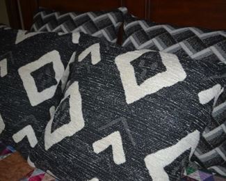 THROW PILLOWS
