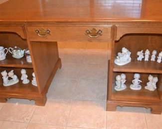 2 SIDED DESK - PRECIOUS MOMENTS COLLECTION