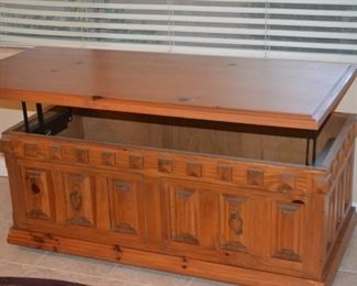COFFEE TABLE WITH ADJUSTABLE TOP