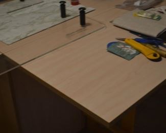 CRAFT/SEWING TABLE
