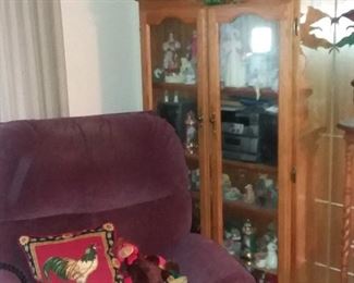 recliners , display cabinets .