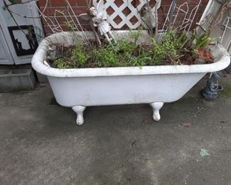 Old tub 50 bucks