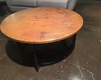 New round coffee table 