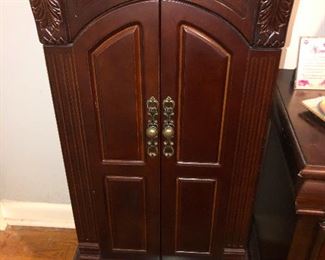 A mysterious wooden container from the 60s TV show Dark Shadows that you should NEVER OPEN