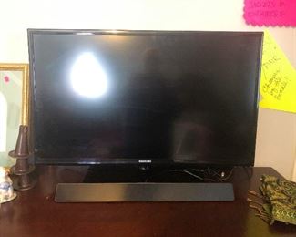 I see a ghost figure. EVACUATE THE NEIGHBORHOOD