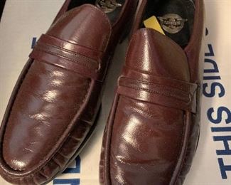 Men's shoes-never worn!