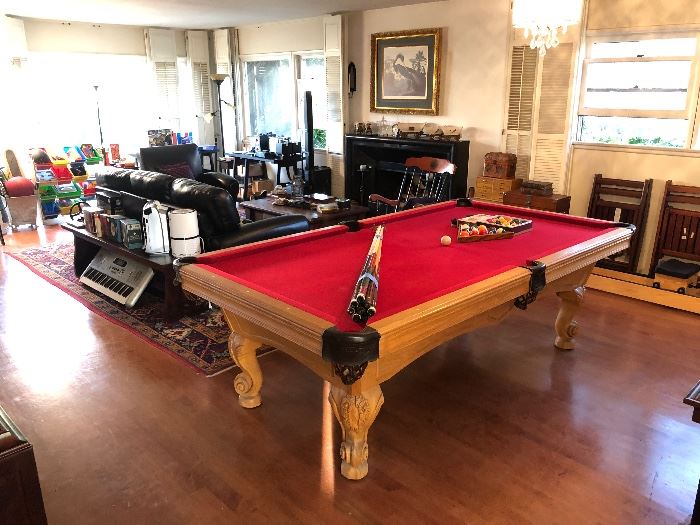 Olhausen Pool Table - Excellent  Condition!