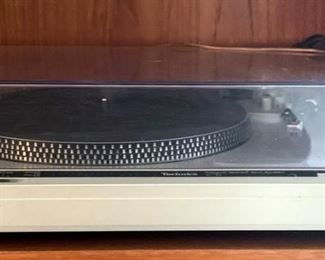 Technics Turn Table