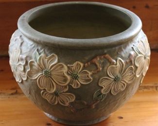 Roseville Dogwood Jardiniere 